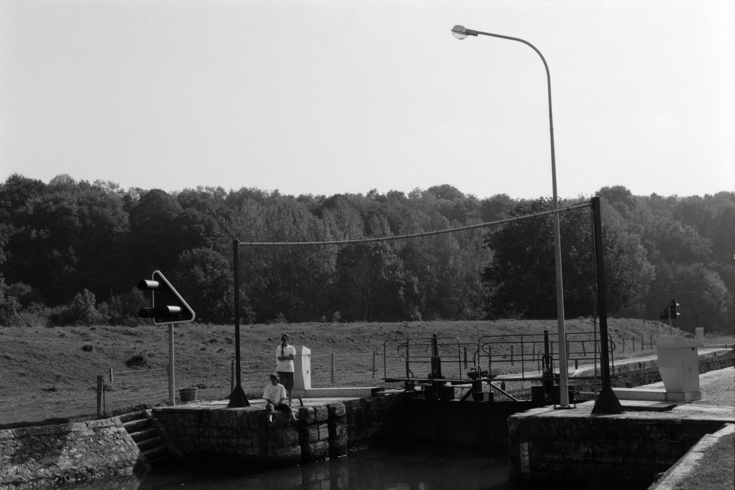 AHP F1990 09 007 sc250506 img06 NLP